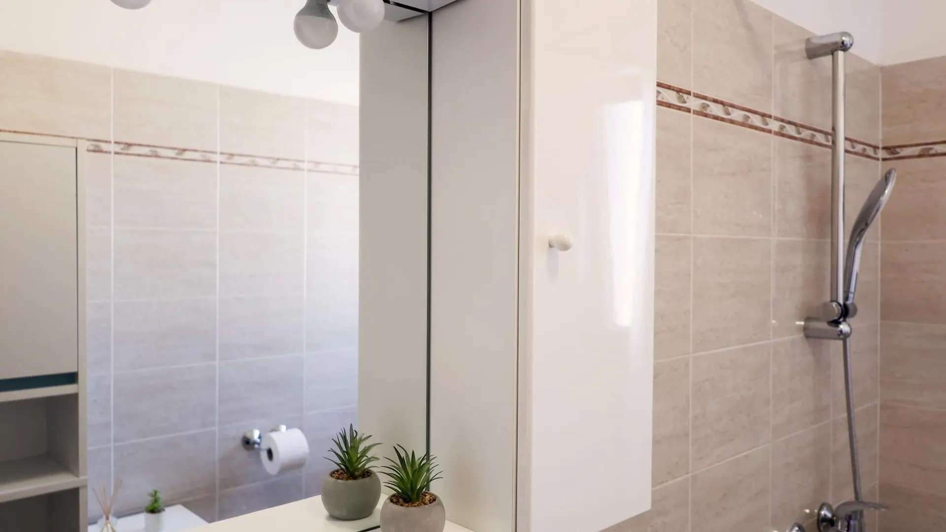 Apartman Zen Novigrad Novigrad Istria 0*,  クロアチア
